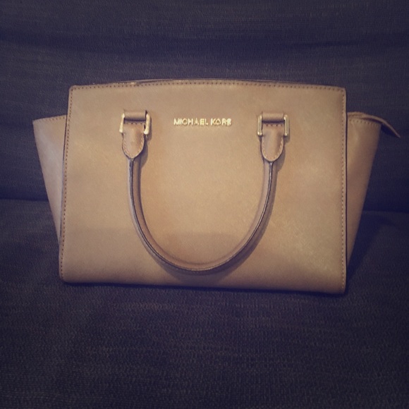 Michael Kors Handbags - Michael Kors Handbag Michael Kors Handbags - Michael Kors Handbag